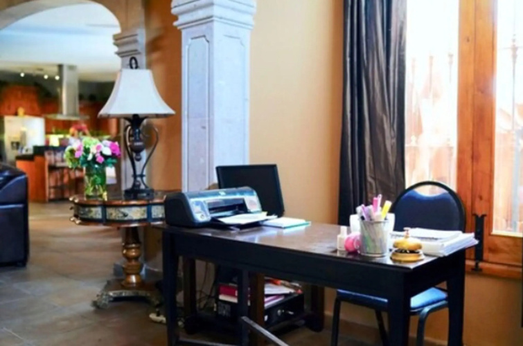 Tadeo Inn Bed & Breakfast