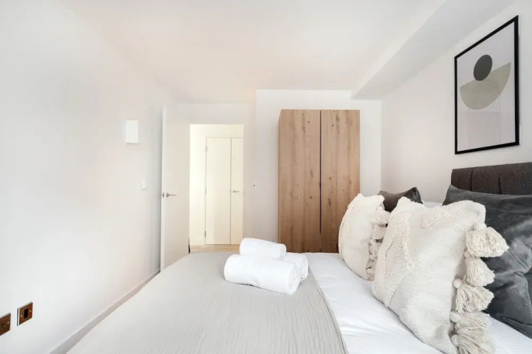Fitzrovia 1BR with Balcony by Soho