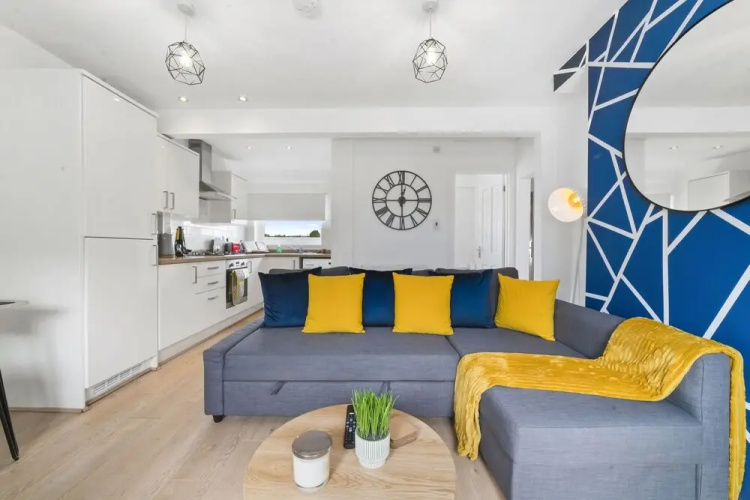 Village Cwtch Whitchurch Apartment