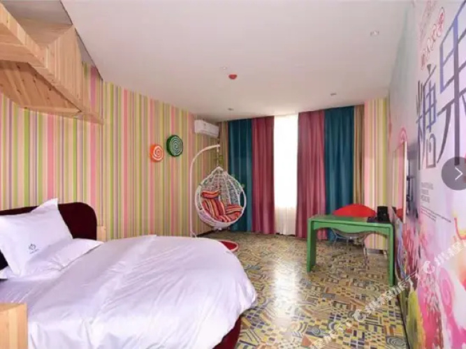 Saina Hotel