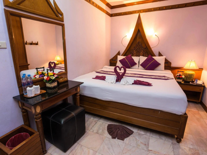 Grand Blue Hotel