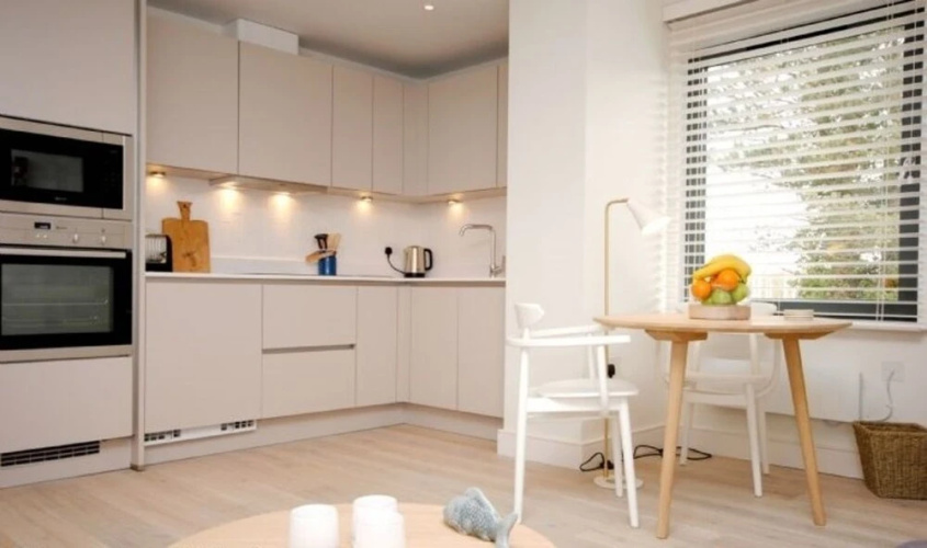 6 The Salterns, Chichester 402450