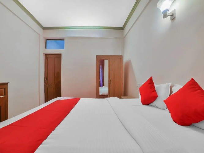 Oyo 22417 Pleasure Inn