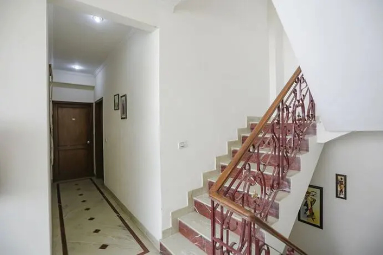 Fabexpress Global Residency Inn