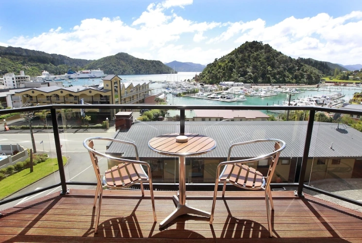 Studio with balcony and with sea view