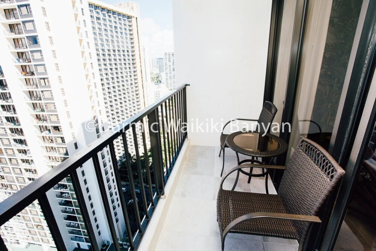 2-2614 Waikiki Banyan