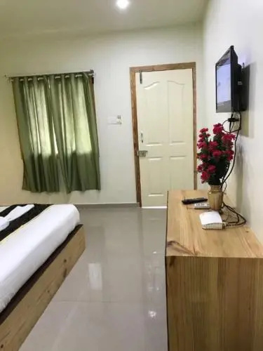 The Gulmohar Resort