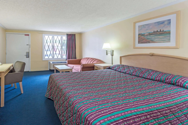 Knights Inn - Norcross, GA