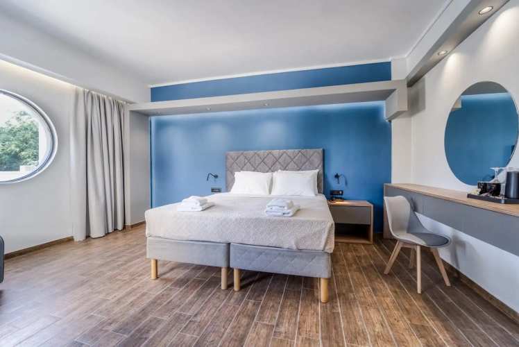Standard Double room with city view
