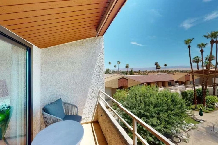 Standard Double room with balcony and with mountain view
