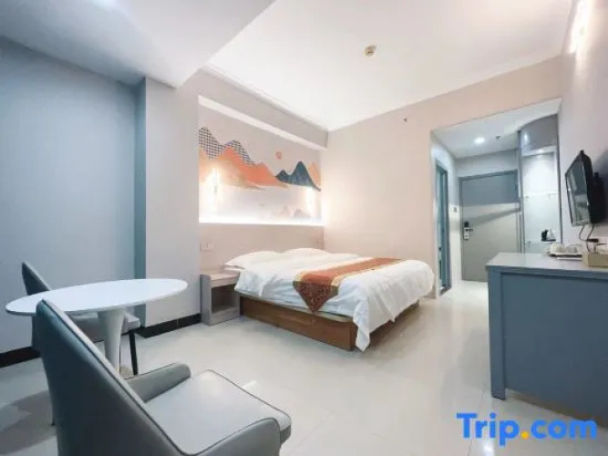 Jinghu Hotel