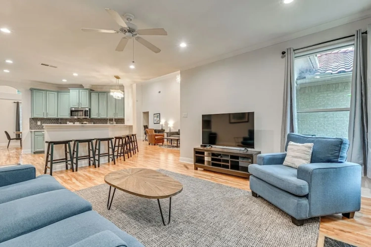 4 Bedrooms Cottage