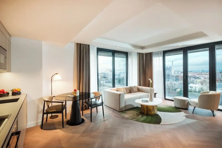 Double Suite
