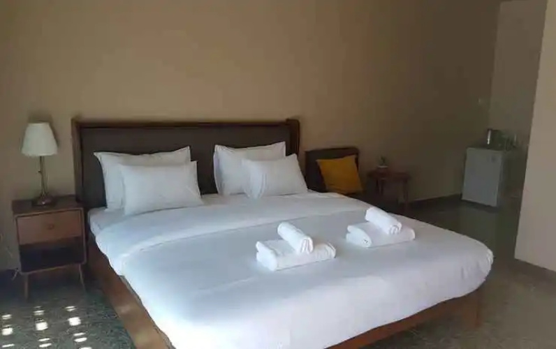 Mon-Dee Mini Hotel