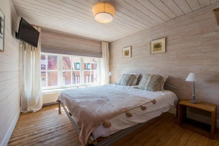 4 Bedrooms Cottage