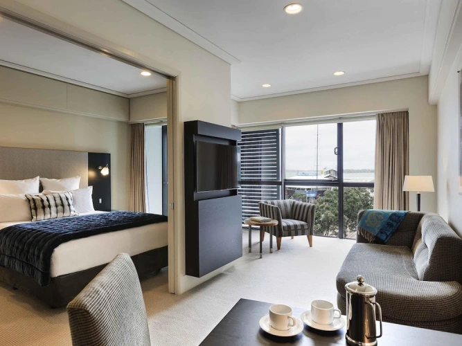 1 Bedroom Suite with harbour view