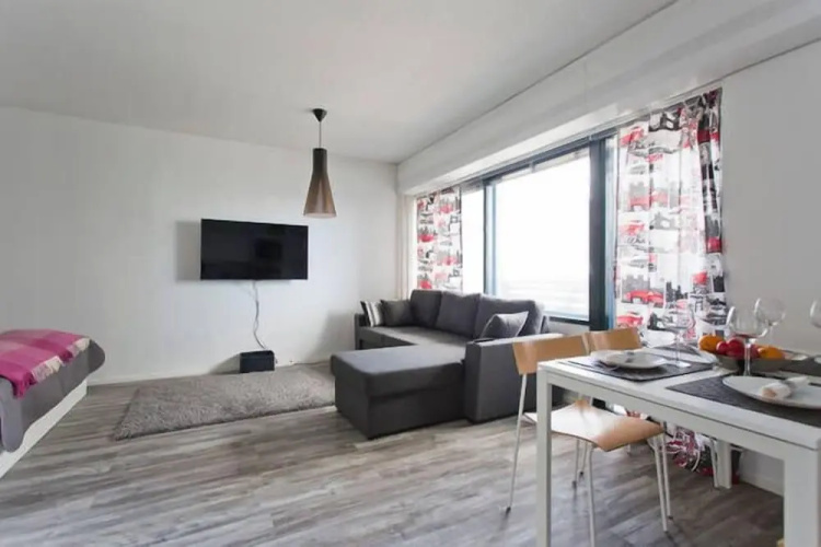 Seaside Downtown Apartment