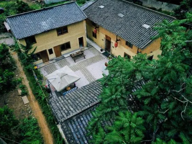 Lezhi Inn