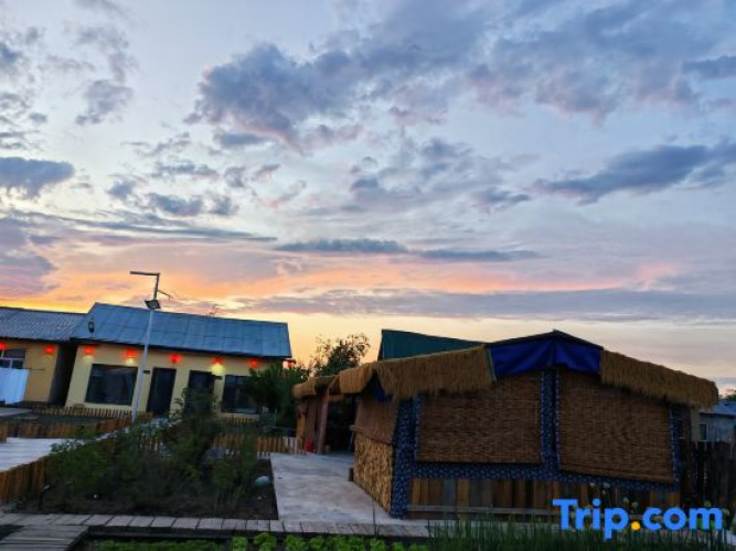 Mohe Shancheng Xiaoyuan Homestay (Beiji Village)