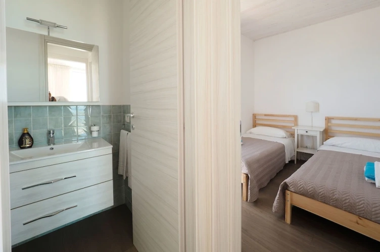 4 Bedrooms Villa