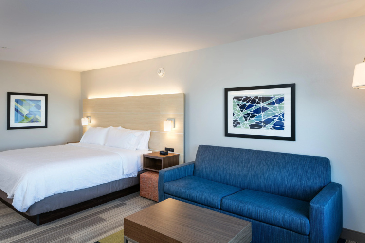 Holiday Inn Express & Suites Bend South by IHG