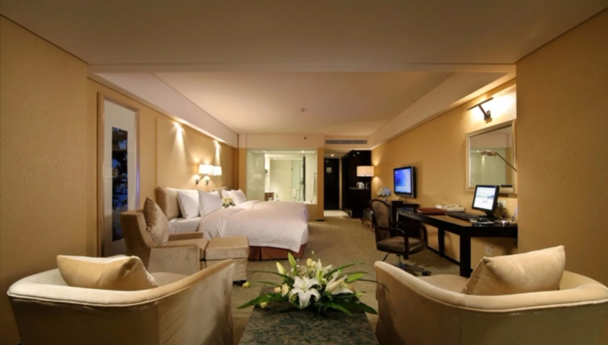 The Lakeview Hotel