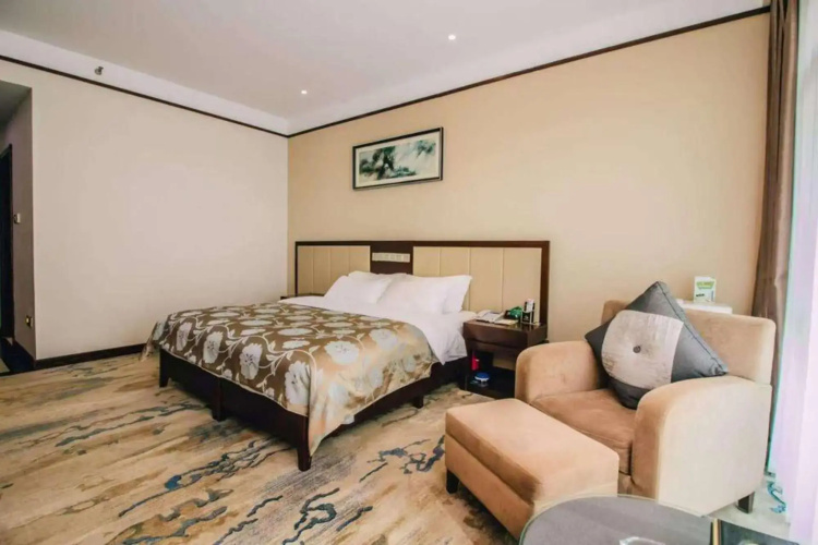 Grand Cloud View Hotel