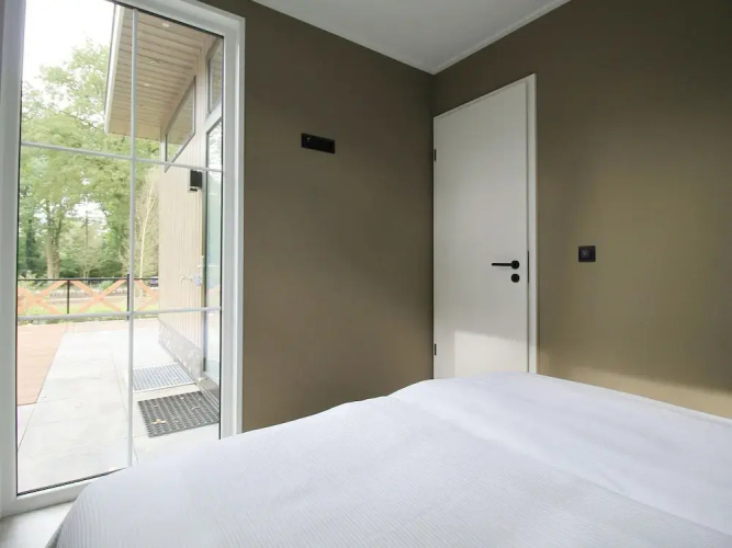Modern Holiday Home With Decorative Fireplace