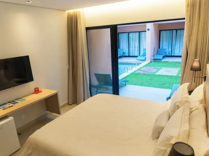 Deluxe Suite with garden view