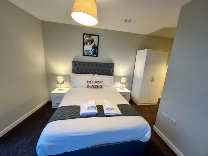 Adelphi Wharf Apartments by Beehosting