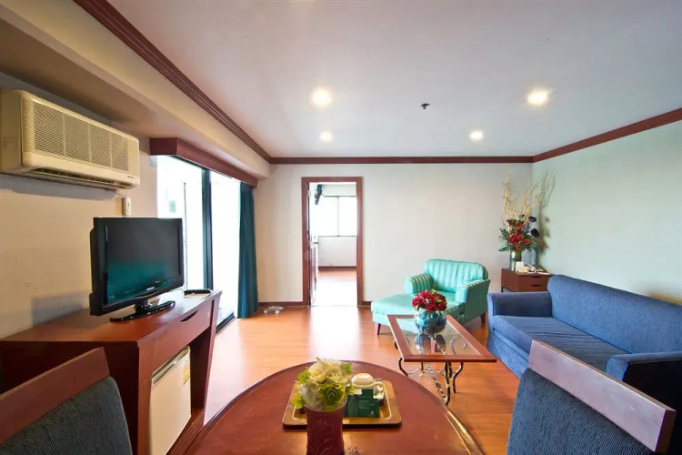 Baiyoke Suite Hostel