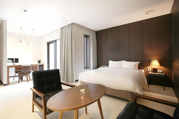 Bricks Hotel