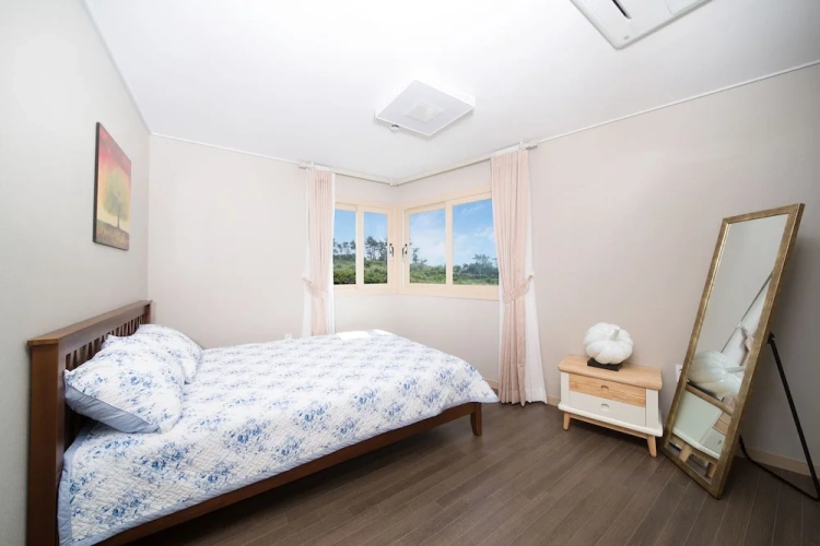 Standard room with balcony