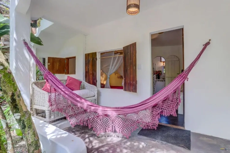 Standard Triple room with garden view