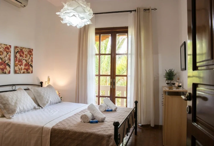 3 Bedrooms Classic Villa