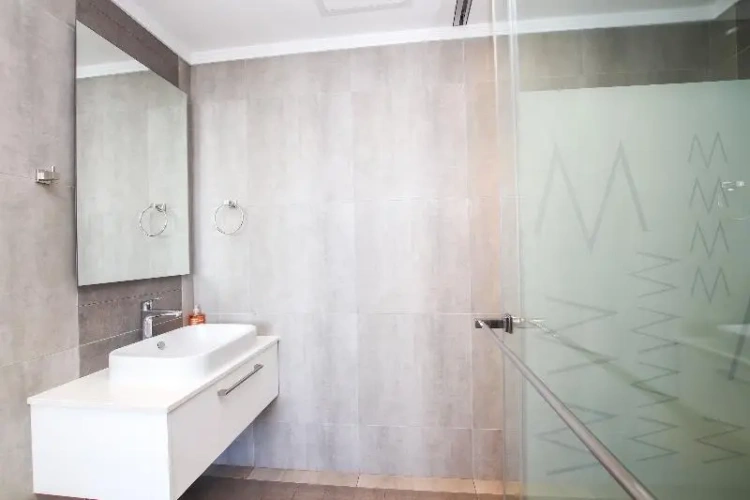 2 Bedrooms Business Apartment
