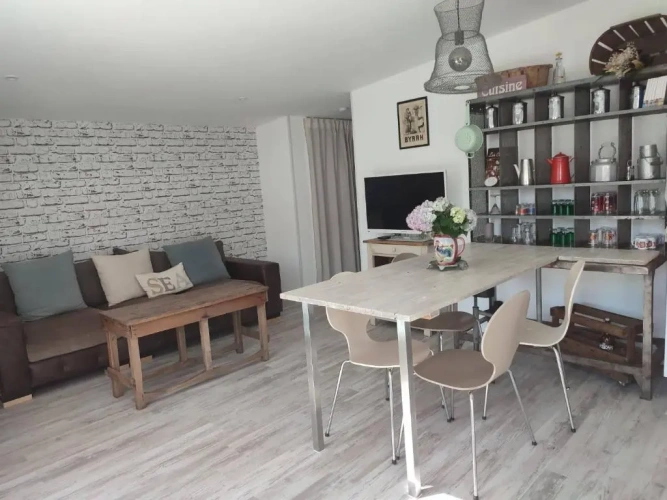 2 Bedrooms Cottage