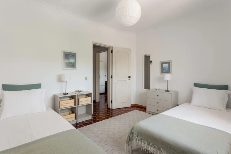 4 Bedrooms Family Cottage