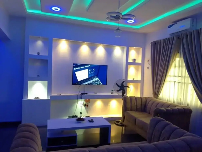 2 Bed-sleeps 4-free Parking-aircon