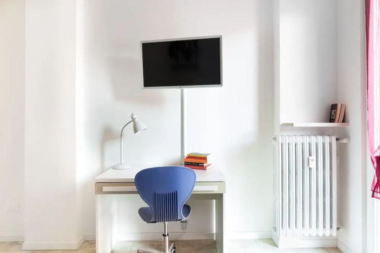 Parma Railway Station Apartment with Garage