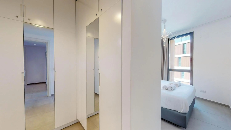 Luminous 3BR in Florentine