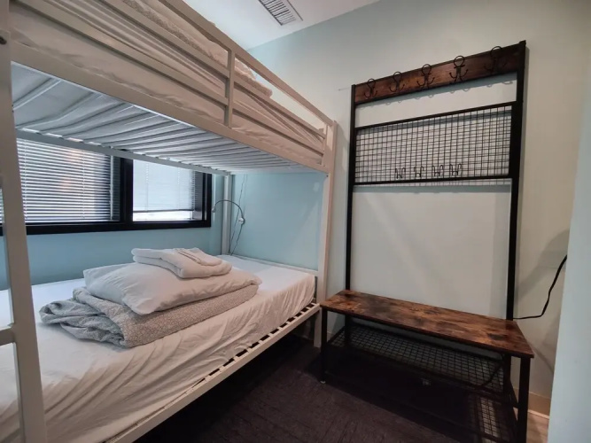 U Street Capsule Hostel