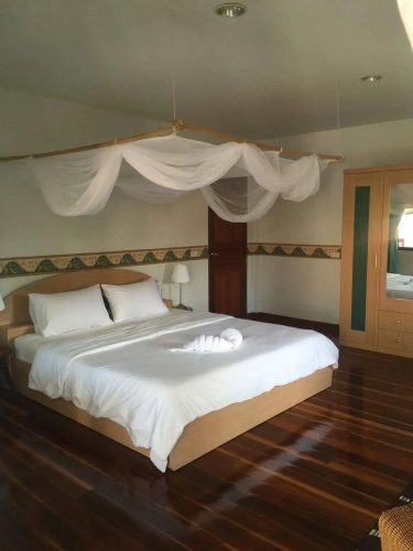 Lyndale Lodge
