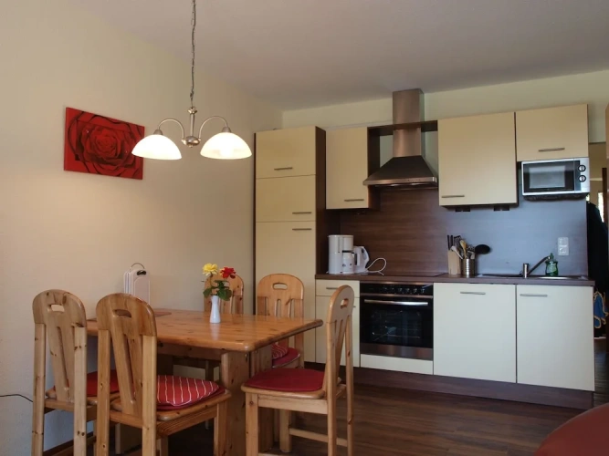 2 Bedrooms Apartment with garden view