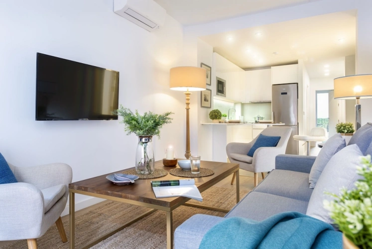 2 Bedrooms Apartment