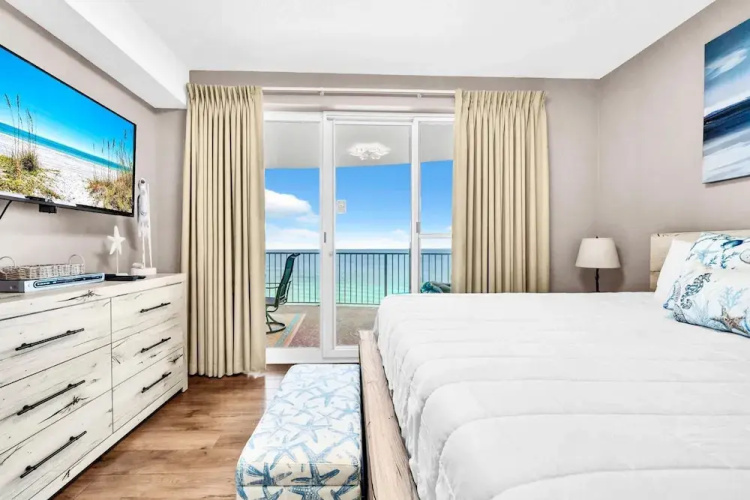 Twin Palms 1601