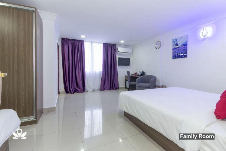 Poorna Hotel