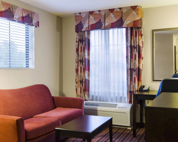 MainStay Suites Rogers - Bentonville