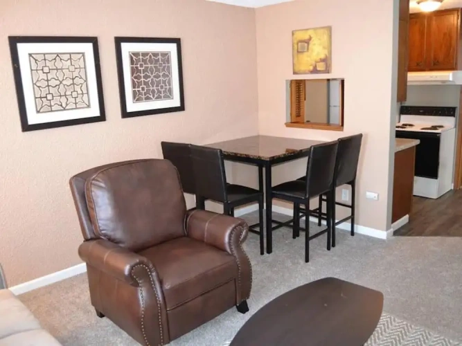 2 Bedrooms Apartment