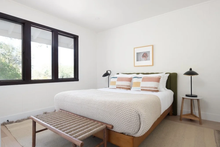 4 Bedrooms Cottage